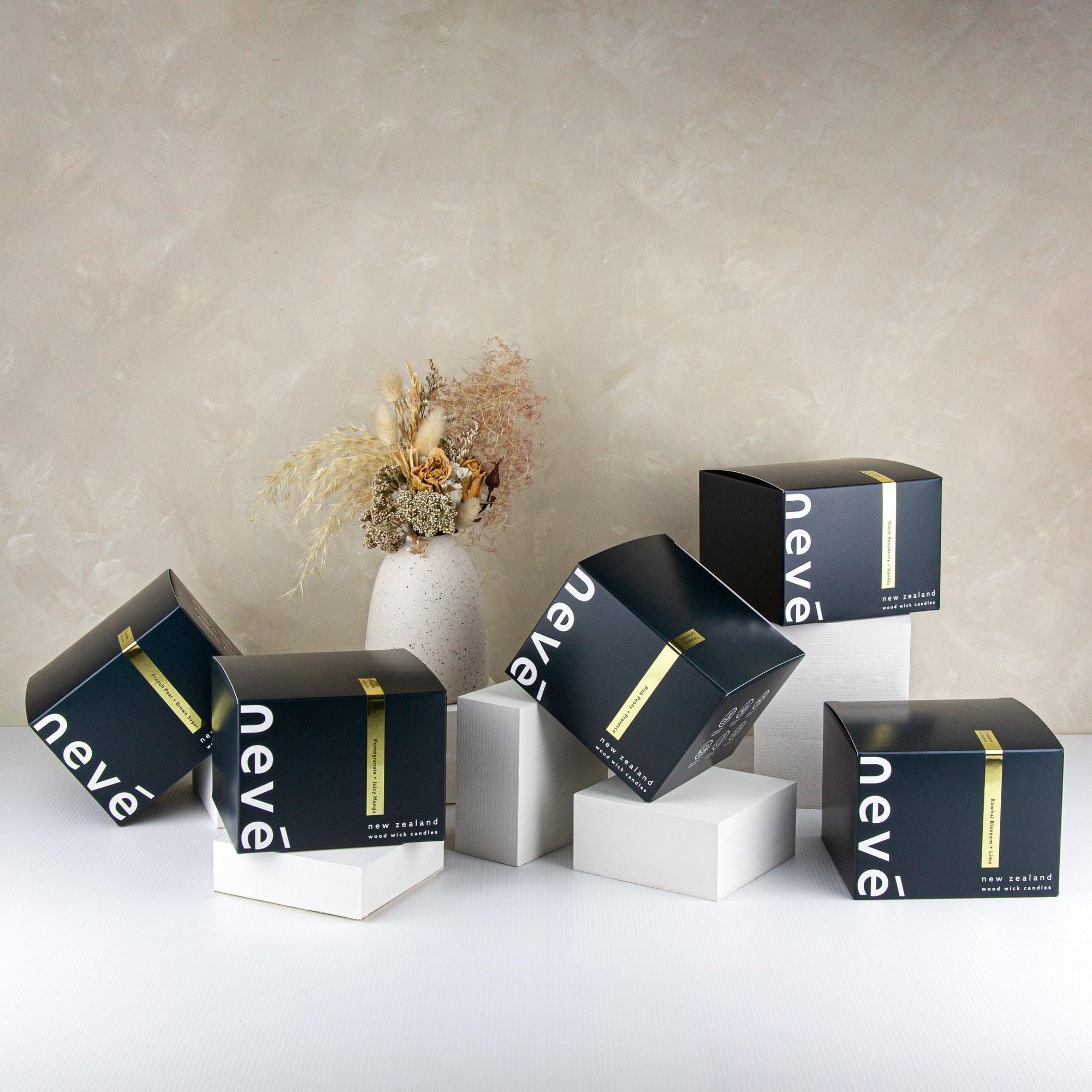 Black Raspberry + Vanilla Candle - Nevé 
