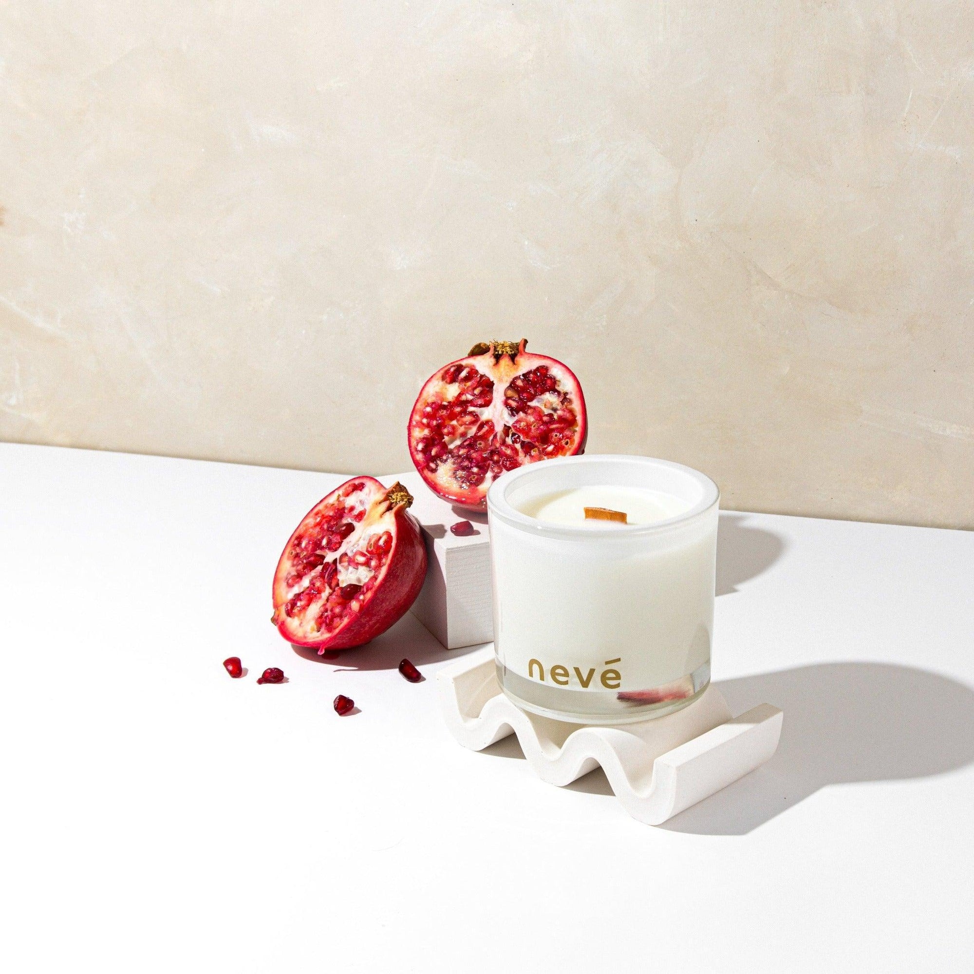 Pomegranate + Juicy Mango Candle - Nevé 